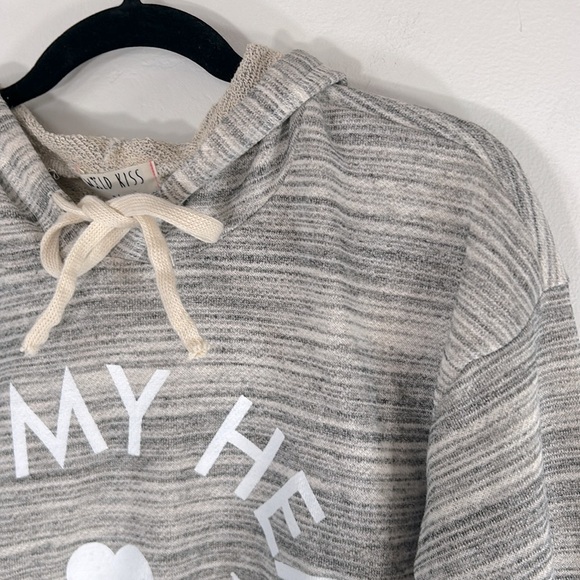 Wild Kiss NWOT Grey Heather Beach Graphics Hi Low Hemline Women’s Size L Hoodie - Picture 5 of 14